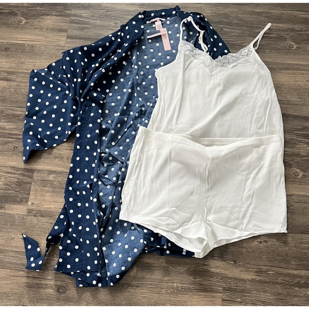 **NWT**Victoria's Secret three piece pajama set; size XXL;Robe, cami, and shorts